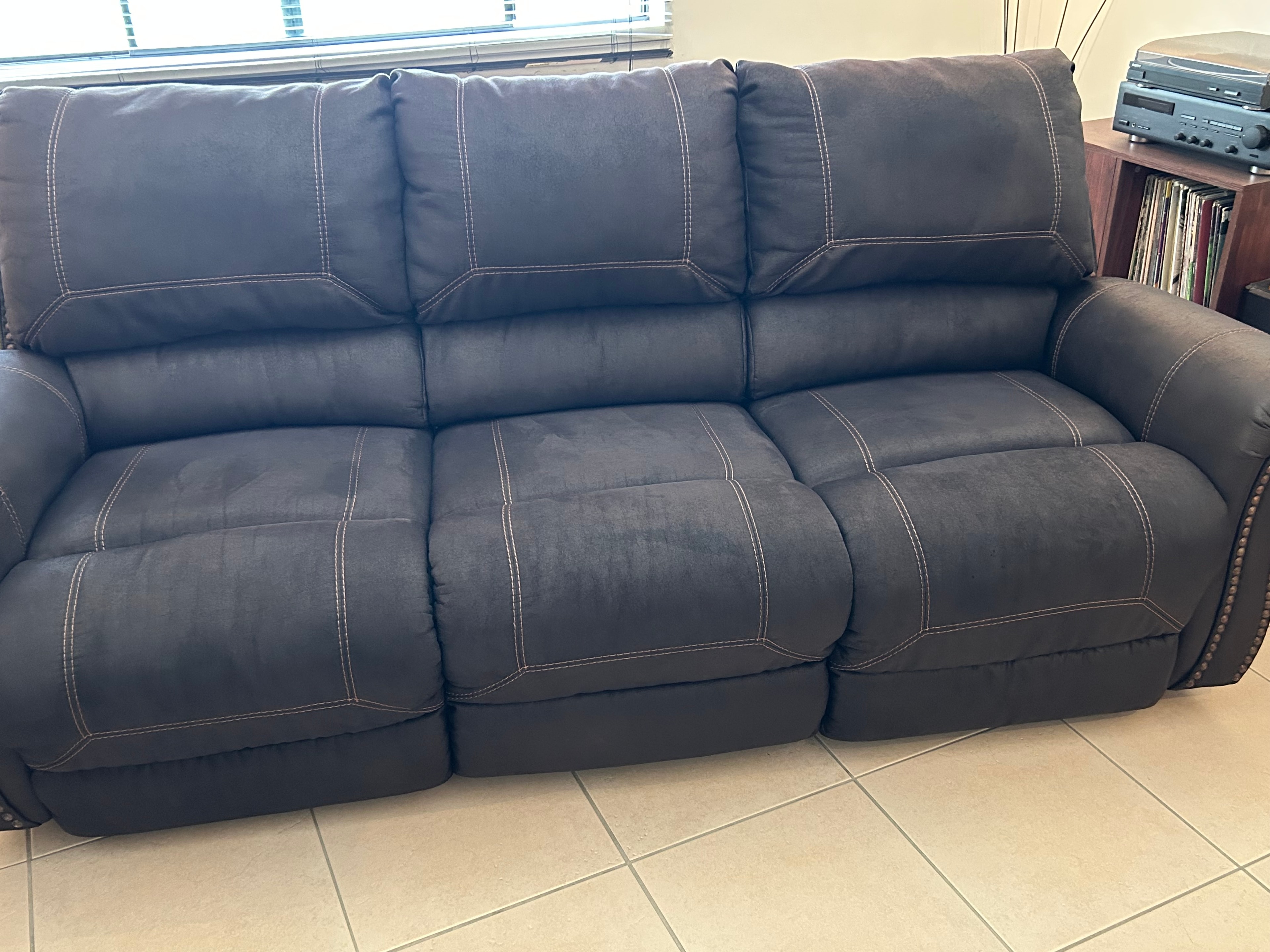 Leather lounge cleaning service